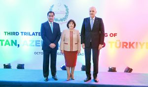 Speaker National Assembly Sardar Ayaz Sadiq along with Speaker of the Grand National Assembly of Turkiye Numan Kurtulmus, Speaker of the Milli Majlis of Azerbaijan Ms. Sahiba Gafarova and Chairman Senate of Pakistan Syed Yousaf Raza Gillani listening to the National Anthem on the occasion of Inaugural Session of the Third Trilateral Speakers Meeting of Azerbaijan, Pakistan and Turkiye at Parliament House
