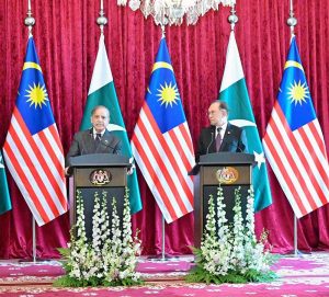 Prime Minister of Pakistan Muhammad Shehbaz Sharif and Prime Minister of Malaysia Dato Seri Anwar Ibrahim giving Joint Press statement.