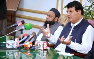 Federal Minister for Kashmir Affairs and Gilgit-Baltistan & SAFRON, Engr. Amir Muqam along with leadership of APHC addressing a Press Conference