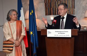 French Ambassador Nicolas Galey conferring the Ordre des Arts et des Lettres award on Fizza Hasan in recognition of her contributions to promoting theatre and Francophonie in Pakistan