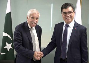 Ambassador of the Philippines Dr. Emmanuel R. Fernandez called on Federal Minister for Board of Investment Qaiser Ahmed Shaikh.