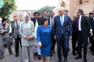 Speaker of the Grand National Assembly of Türkiye, Professor Dr. Numan Kurtulmuş, and Speaker of the National Assembly of the Republic of Azerbaijan, Ms. Sahiba Gafarova, along with their parliamentary delegations, visited the shrine of Pakistan’s national poet, Allama Muhammad Iqbal. Speaker of the Punjab Assembly Malik Muhammad Ahmad Khan and other dignitaries were also present on the occasion