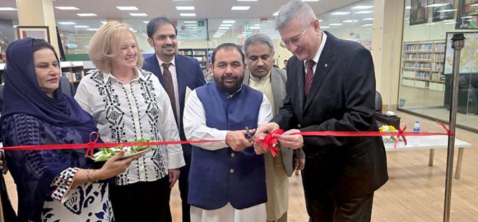 Federal Minister for National Heritage and Culture Division Aurangzeb Khan Khichi along with Ukrainian Ambassador Markiian Chuchuk inaugurates 'Ukrainian Bookshelf' at National Library of Pakistan