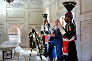 Speaker of the Grand National Assembly of Türkiye, Professor Dr. Numan Kurtulmuş, and Speaker of the National Assembly of the Republic of Azerbaijan, Ms. Sahiba Gafarova, along with their parliamentary delegations, visited the shrine of Pakistan’s national poet, Allama Muhammad Iqbal. Speaker of the Punjab Assembly Malik Muhammad Ahmad Khan and other dignitaries were also present on the occasion