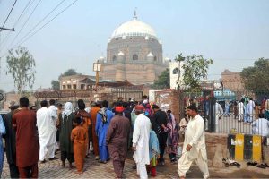 - Devotees offering fateha at the shrine of Hazrat Shah Rukn-e-Alam during the 712th Urs celebrations.