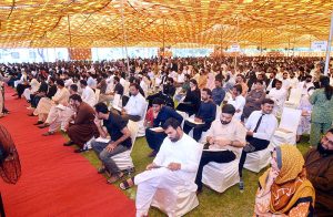 Candidates entering the venue of first preliminary objective test for the posts of the Civil Judge and Judicial Magistrate at the Sindh High Court (SHC) Lawn.