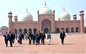 Speaker of the Grand National Assembly of Türkiye, Professor Dr. Numan Kurtulmuş, and Speaker of the National Assembly of the Republic of Azerbaijan, Ms. Sahiba Gafarova, along with their parliamentary delegations, visited the historic Badshahi Mosque. Speaker of the Punjab Assembly Malik Muhammad Ahmad Khan and other dignitaries were also present on the occasion