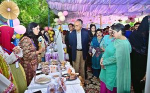 Vice-Chancellor Prof. Dr. Kanwal Ameen (Tamgha-e-Imtiaz) inaugurates food stalls displaying products prepared by students, organized by the Department of Food Sciences & Technology at Government College Women University Faisalabad (GCWUF).