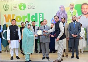 Prime Minister Muhammad Shehbaz Sharif presents awards to polio workers for the recognition of their services in the Pakistan Polio Eradication Programme, on World Polio Day