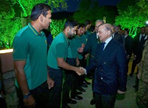 Prime Minister Muhammad Shehbaz Sharif interacts with the management and players of Pakistan Cricket team