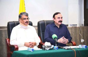 Prime Minister of Azad Jammu and Kashmir, Chaudhary Anwar ul Haq and Federal Minister for Parliamentary Affairs, Dr. Tariq Fazal Chaudhary holding a presser. APP/TZD