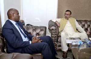 James Robert OKOTH, Office Incharge Food and Agriculture Organization of the United Nations, Pakistan meeting with Managing Director Associated Press of Pakistan (APP) Muhammad Asim Khichi at APP Headquarters.