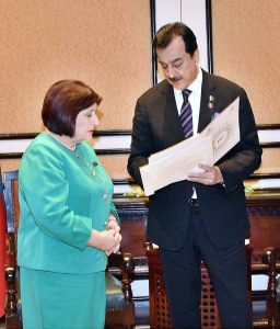 Chairman Senate, Syed Yousaf Raza Gilani shaking hands with Ms. Sahiba Gafarova, Speaker of the Mili Majlis of the Republic of Azerbaijan