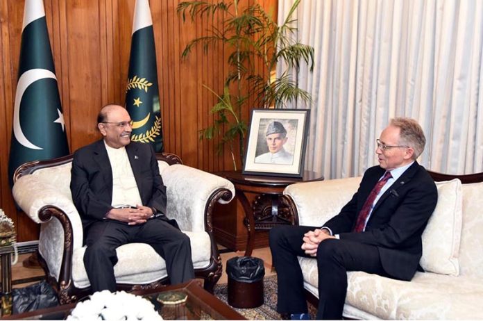 President Asif Ali Zardari with outgoing Australian High Commissioner Mr. Neil Hawkins, who paid a farewell call at Aiwan-e-Sadr
