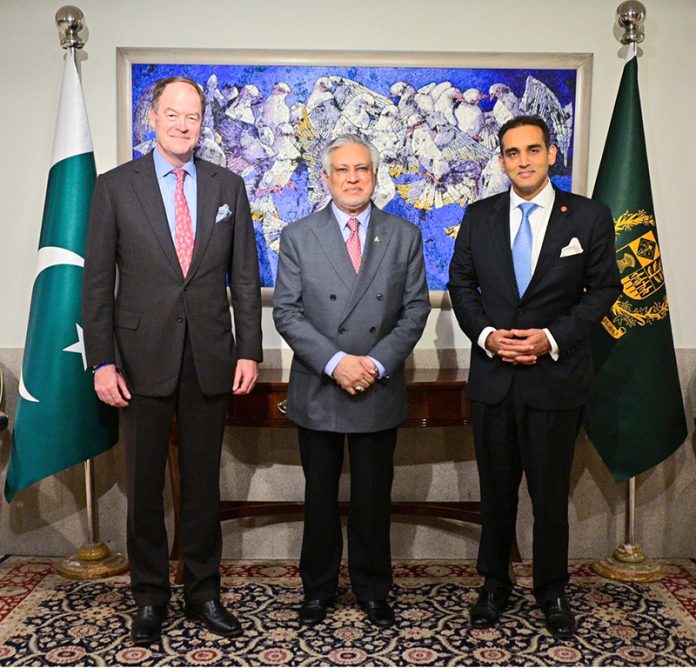 Deputy Prime Minister and Foreign Minister Senator Mohammad Ishaq Dar in a group photo with Lord Aamer Sarfaraz of Kensington & UK’s former Chief of the General Staff, General Sir Patrick Sanders, at MoFA