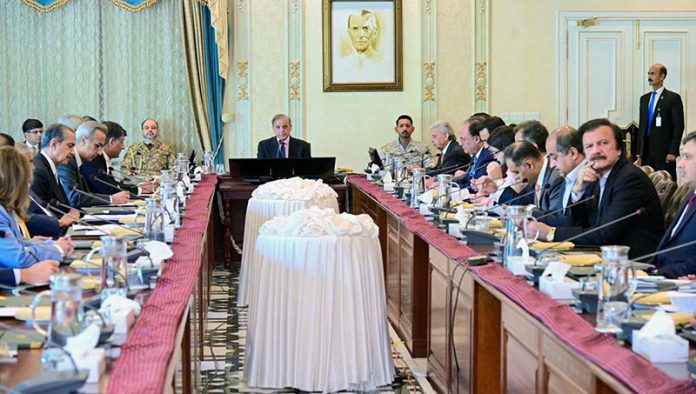 Prime Minister Muhammad Shehbaz Sharif meets with leading Businessmen and Industrialists to discuss Business Investment Climate