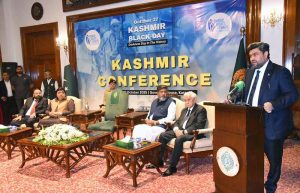 Governor Sindh Kamran Khan Tessori addressing the Kashmir Conference at the Governor House.