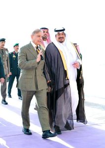 Deputy Governor of Riyadh Prince Mohammed bin Abdulrahman bin Abdulaziz receiving Prime Minister Muhammad Shehbaz Sharif upon his arrival at King Khalid International Airport to attend the 9th Edition of Future Investment Initiative being held in Riyadh.