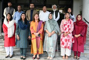 The participants of 44th Mid-Career Management Course (MCMC), a probationer of 42nd Specialized Programme and the officers of Information Service Academy in a group photograph with Executive Director APP Sabeen Usman Khattak and Director News Shumaila Andleeb, during their visit to APP Headquarters.