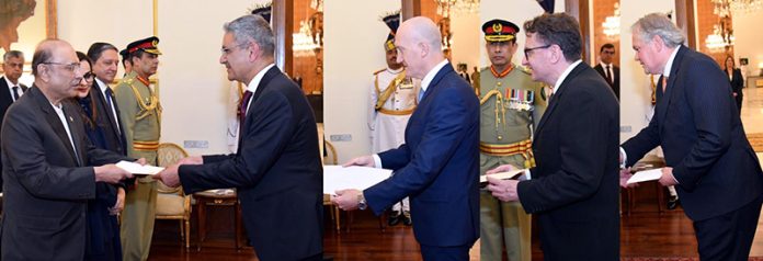 Ambassador-designate of the Kingdom of the Netherlands, Mr. Robert-Jan Siegert, Ambassador-designate of the Republic of Lebanon, Abdullaziz Issa, High Commissioner-designate of Canada, Mr. Tariq Ali Khan and High Commissioner-designate of New Zealand, Mr. David Pine presenting their credentials to President Asif Ali Zardari at Aiwan-e-Sadr