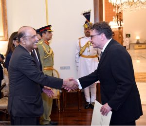 High Commissioner-designate of New Zealand, Mr. David Pine, presenting his credentials to President Asif Ali Zardari at Aiwan-e-Sadr