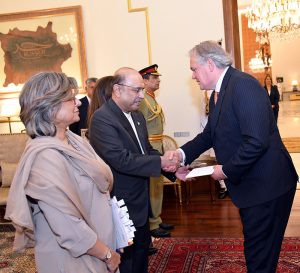 Ambassador-designate of the Kingdom of the Netherlands, Mr. Robert-Jan Siegert, presenting his credentials to President Asif Ali Zardari at Aiwan-e-Sadr