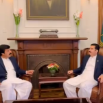 Governor Punjab visits Peshawar, lauds Kundi’s efforts