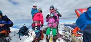 Two Pak climbers scale Yalung Ri in landmark int'l women’s expedition