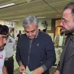 Mohsin Naqvi visits Lahore Airport, congratulates, rewards immigration officials
