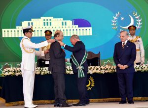 President Zardari meets King Abdullah II of Jordan, confers Nishan-e-Pakistan