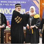 Vice Chancellor Quaid e Azam University, Prof. Dr. Niaz Ahmad Akhtar confers Gold Medal to a graduate at the 7th convocation 2025 Islamabad Model. College for Girls F-6/2