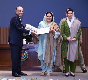 President Asif Ali Zardari presenting certificates on the completion of the 27th National Security Workshop at the National Defence University (NDU), Bibi Aseefa Bhutto Zardari is also present.