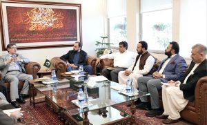 Federal Minister for Overseas Pakistanis and Human Resource Development Chaudhry Salik Hussain in a meeting with Director General FIA Riffat Mukhtar and delegation of Pakistan Overseas Employment Promoters Association.