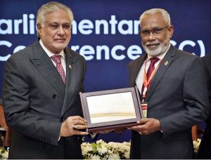 Deputy Prime Minister and Foreign Minister Senator Mohammad Ishaq Dar presenting shield to First Deputy Speaker Parliament of Iran Dr. Ali Nekzad Samarin during the Inter-Parliamentary Speakers’ Conference (ISC).