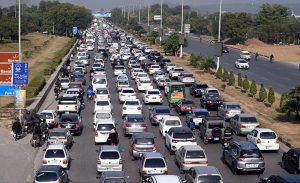 A view of massive traffic jam on Islamabad Expressway near Faizabad