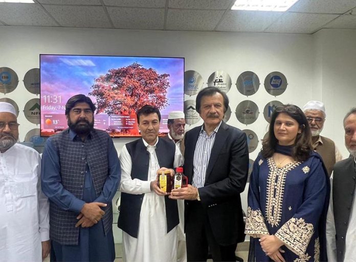 Special Assistant to the Prime Minister Haroon Akhtar khan met with KPK SMEs cluster