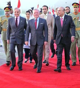 President Asif Ali Zardari and Prime Minister Muhammad Shehbaz Sharif receiving King of Jordan Abudllah II upon his arrival.