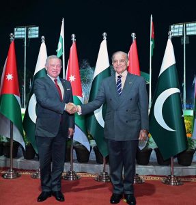 Prime Minister Muhammad Shehbaz Sharif welcomes the King of Jordan His Majesty Abdullah II ibn al Hussein at Prime Minister's House.