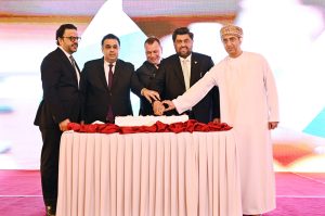 Russian Consul General in Karachi, Andrey Viktorovich Fedorov, Sindh Governor Kamran Tessori and other diplomats cutting a cake during a ceremony marking the People’s Unity Day of the Russian Federation at a local hotel