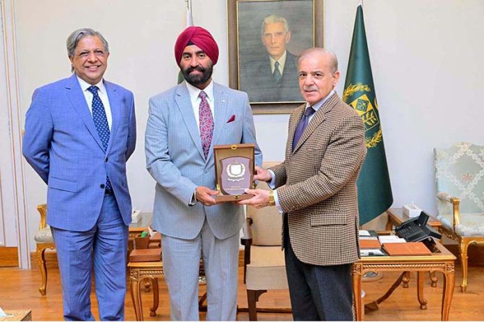 President of Sikhs of America, Mr. Jasdeep Singh calls on Prime Minister Muhammad Shehbaz Sharif; Federal Minister for Law and Justice Mr. Azam Nazir Tarrar and Mr. Sajid Tarrar are also present
