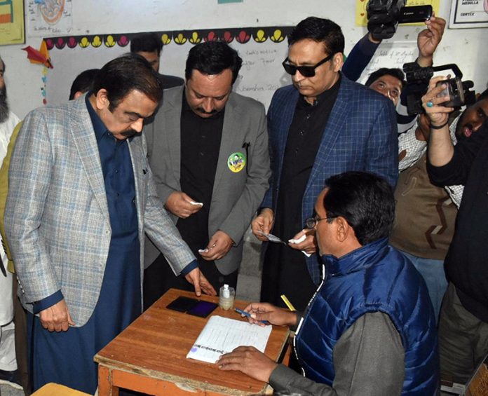 Senator Rana Sana Ullah Khan, Advisor to the Prime Minister on Political and Public Affairs casts his vote during the by-elections 2025 polling