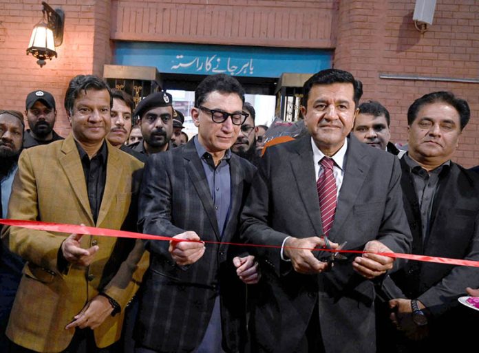 Additional General Manager Yousuf Khan inaugurated the upgraded rake of the 125-Up/126-Down Lasani Express on the Lahore–Narowal–Sialkot section