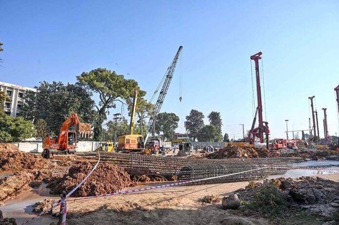 Construction work underway on the major remodeling project of Kachehri Chowk, one of the busiest intersections linking Rawalpindi city, is underway to ensure a smoother traffic flow for over 200,000 vehicles passing daily through the twin cities’ route