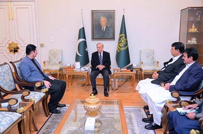 Governor of Khyber Pakhtunkhwa Faisal Karim Kundi calls on Prime Minister Muhammad Shehbaz Sharif