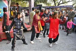 Folk artists performing traditional dance during Ten-Day annual folk festival “Lok Mela 2025” at Lok Virsa in the Federal Capital.