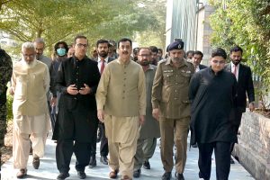 Acting President Syed Yusuf Raza Gilani visited Mahmood Group of Textile Mills, where he was briefed on the company’s production processes, machinery, and export operations