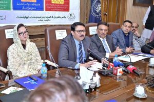 Director General Price Control and Commodities Management, Imran Qureshi, addresses a consultation session on the Consumer Protection Act 2005 at the Sialkot Chamber of Commerce and Industry