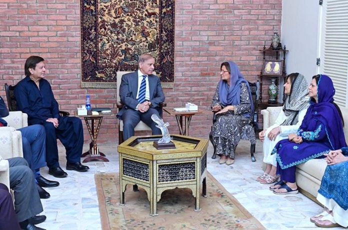 Prime Minister Muhammad Shehbaz Sharif visits the residence of late Chief Minister Sindh and MNA Aftab Shaban Mirani to offer condolences