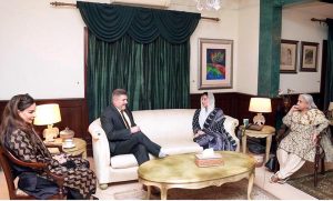 First Lady Bibi Aseefa Bhutto Zardari meets U.S. Consul General Charles Goodman at Bilawal House.