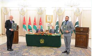 Prime Minister Muhammad Shehbaz Sharif and His Majesty King Abdullah II Ibn Al Hussein, King of the Hashemite Kingdom of Jordan witness exchange of Agreements and Memorendums of understanding between Jordan and Pakistan.